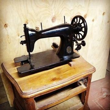 Máquina de coser antigüa