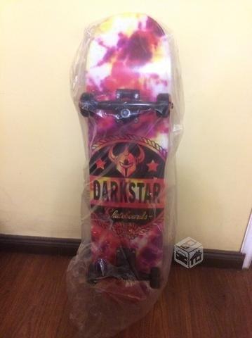 Skate marca DARKSTAR