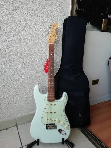 Fender Classic Player Stratocaster 60's Custom Sho