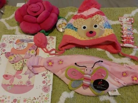 Gorro niña, regalos varios