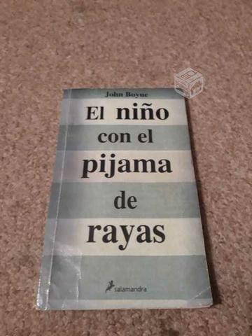 El niño con el pijama de rayas