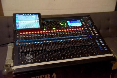 Mixer Digital Allen & Heath QU24 con Case