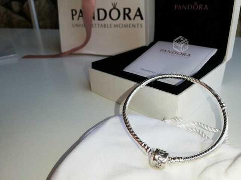 Pulsera encanto de pandora, nueva, de plata