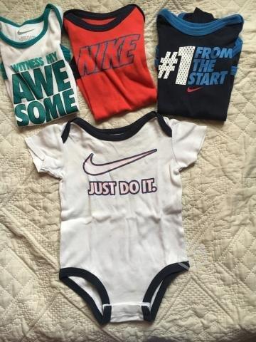 Bodies bebé marca Nike 3 meses