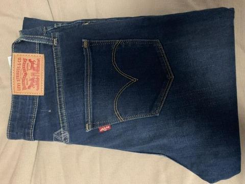 Jeans LEVIS Nuevos W28 L32 $ 32.000