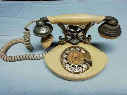 Antiguo telefono disco