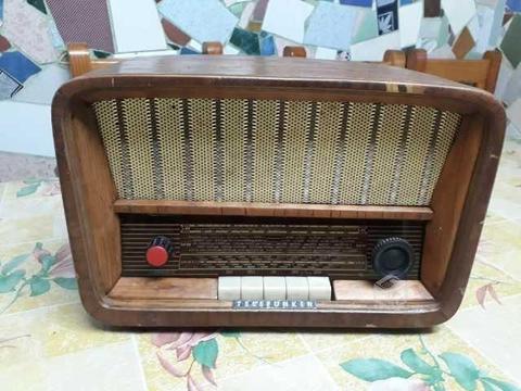 Radio antigua telefunken