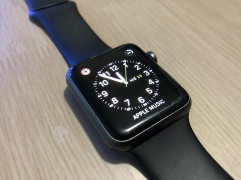 Apple Watch Sport 42mm (1ra gen A1554, serie 7000)