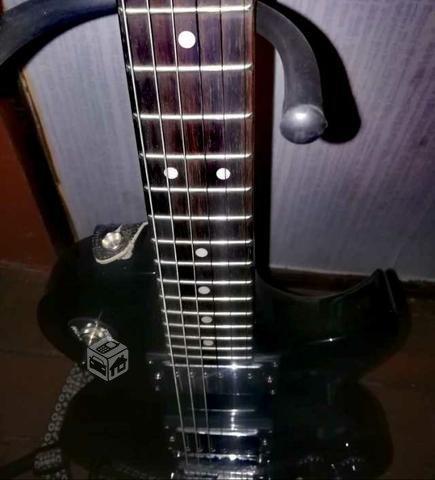 Guitarra eléctrica Peavey sc 1 (seis meses de uso)
