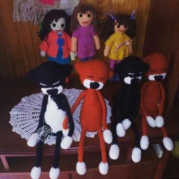 Muñecos personalizados tejidos a crochet