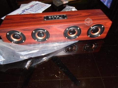 Altavoz de madera 4 parlantes