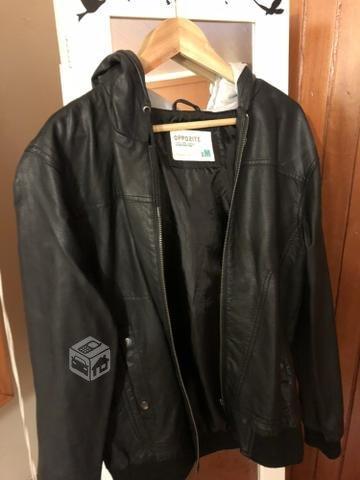 Chaqueta oposite de cuerina