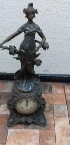 Figura reloj antiguo