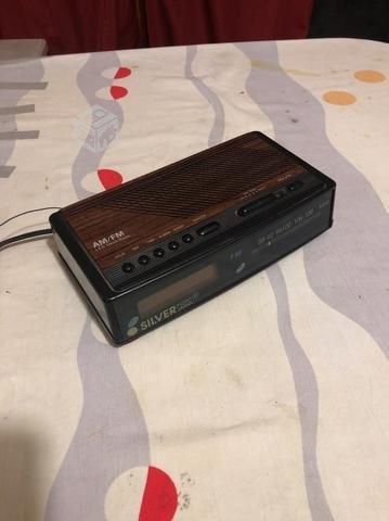 Radio antigua modelo RC-5500