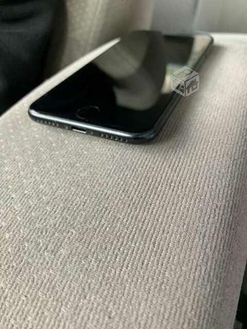 Iphone 7 black 32gb + sus accesorios
