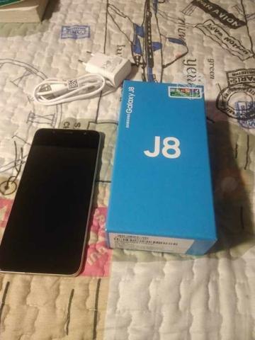 Samsung J8 