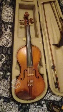 Violin Etinger forma de pera 4/4 más accesorios