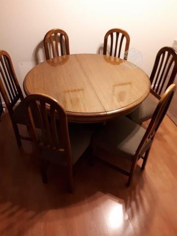 comedor (mesa más 6 sillas)