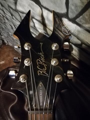 Guitarra eléctrica bcrich warbeast 1