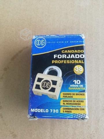 Candado Odis modelo 730