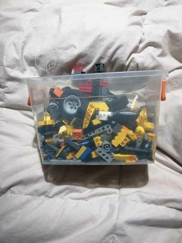 Lego street rebel y rescue robot