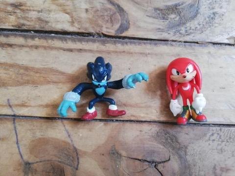 Dos minifiguras fijas sonic