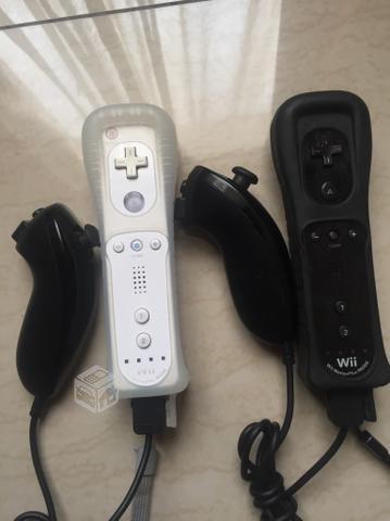 2 Wiimote + 2 nunchuks Nintendo Wii