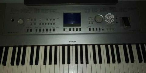 Piano digital Yamaha dgx 640