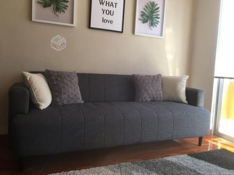 Sofa malaga impecable sin detalles