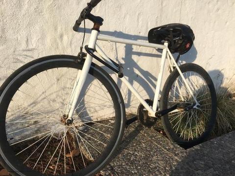 Bicicleta Pistera Armada con candado y casco