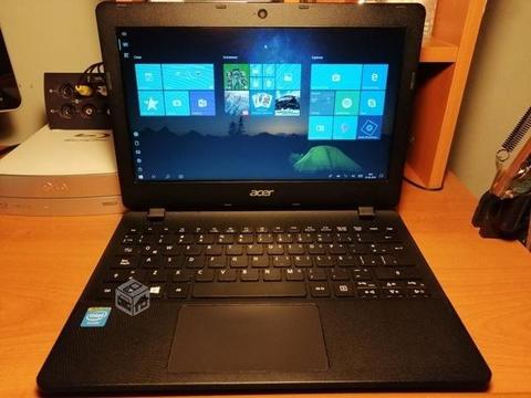 Mini notebook acer aspire ES1-111 impecable