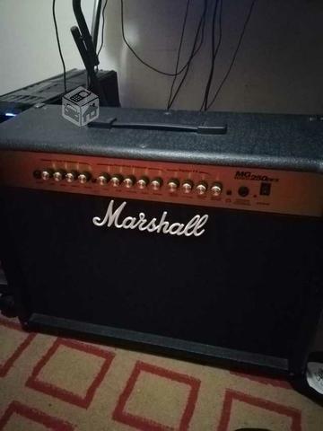 Amplificador Marshall MG250DFX + Footswitch