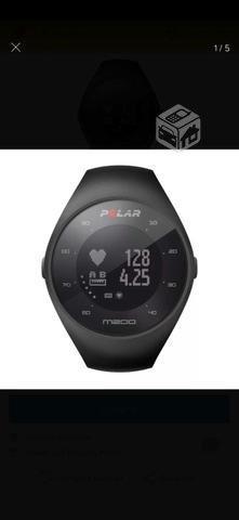 Smart watch polar m200