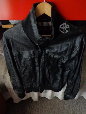 Chaqueta Opposite (ecocuero)