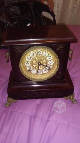 Antiguo reloj de Sobremesa