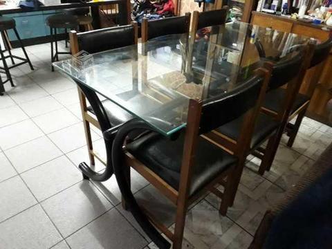 Comedor mesa de vidrio estructura metálica