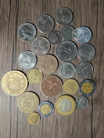 Lote 23 monedas del Mundo