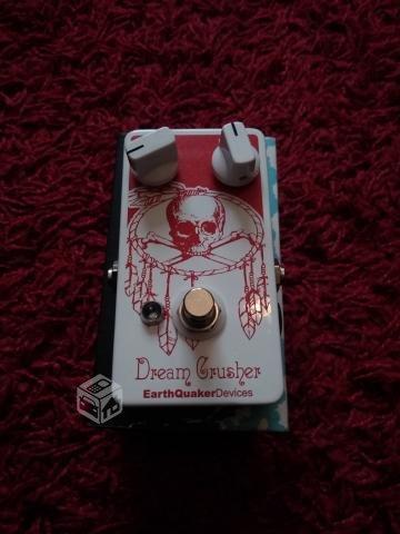 Dream Crusher Earthquaker devices