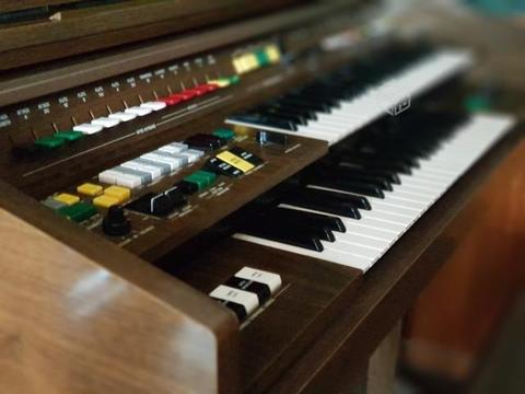 Órgano Yamaha Electone Modelo B-75N