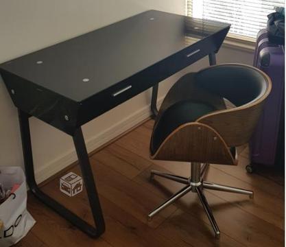 Sofá, escritorio, mueble TV y mesa comedor