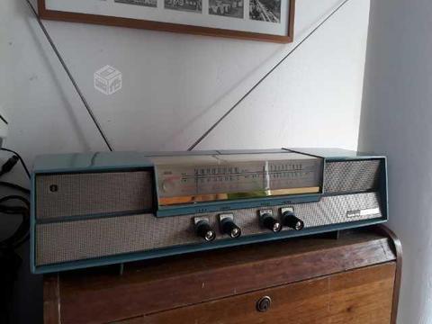 Radio antigua sanyo.años 60