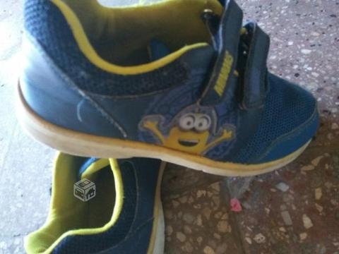 Zapatillas de niño talla 33 en buen estado