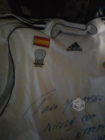 Camiseta Real Madrid autografiada por raul XL