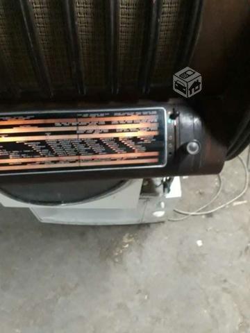 Radio a tuvo de colecion esta completa