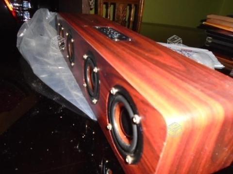 Altavoz de madera 4 parlantes