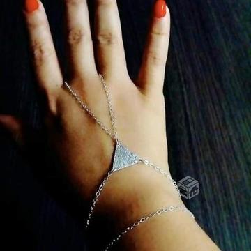 Pulsera triangular de plata ley 925