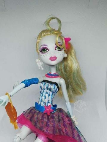 Lagoona Blue fiesta muñeca Monster high