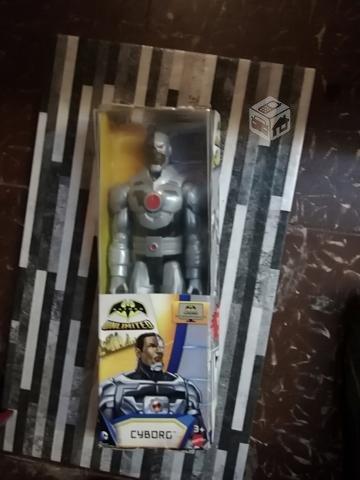 Cyborg dc comics coleccion titan hero