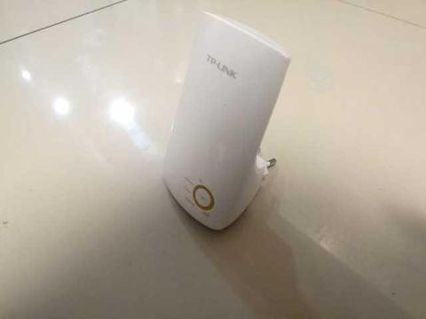 Repetidor extensor wifi TP Link poco uso