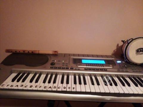 teclado marca cassio + bongo remix+ kena